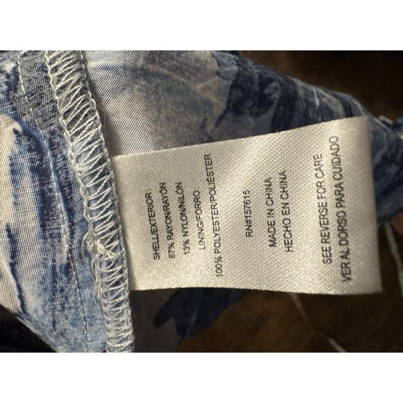 Tahari Arthur S. Levine Blue Color Floral Maxi Dress, W/Pockets Sz: XS - Picture 9 of 9